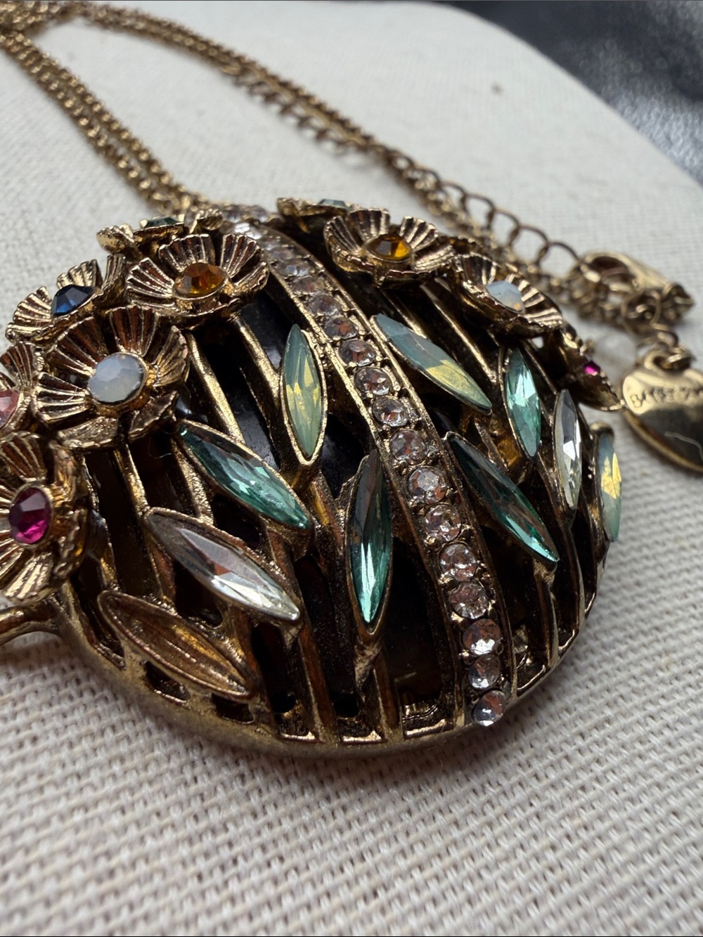Betsey Johnson “Tortifly' Ladybug Pendant Necklace - Picture 4 of 8